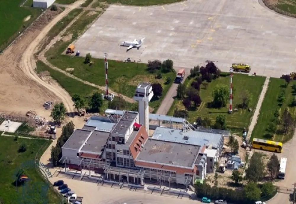 O treime dintre angajații Aeroportului Internațional Satu Mare lucrează în această perioadă