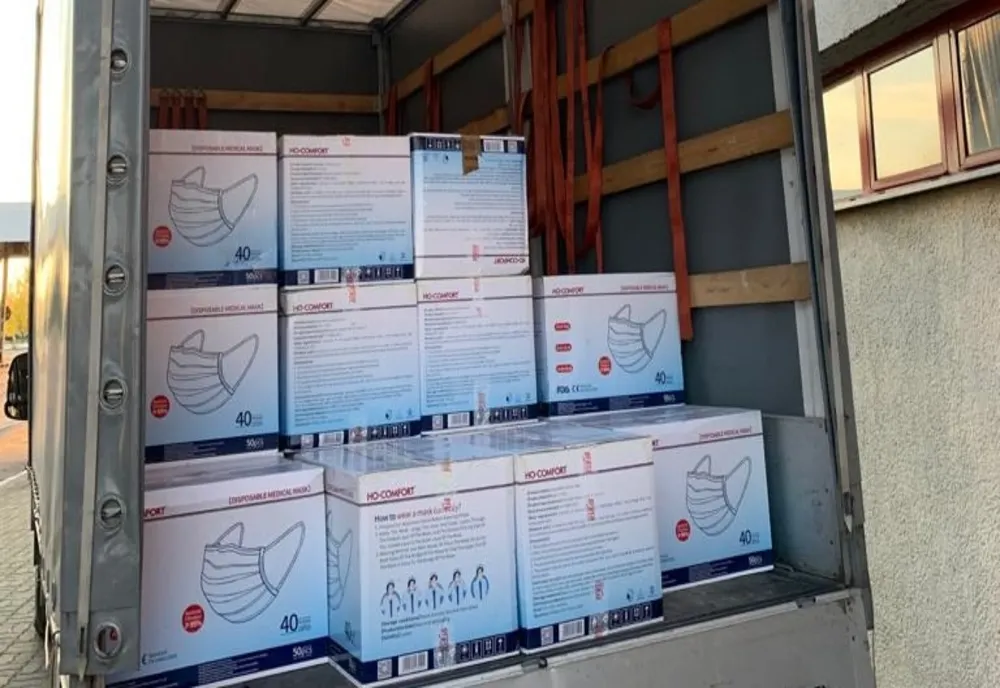 Măști chirurgicale, distribuite gratuit sătmărenilor