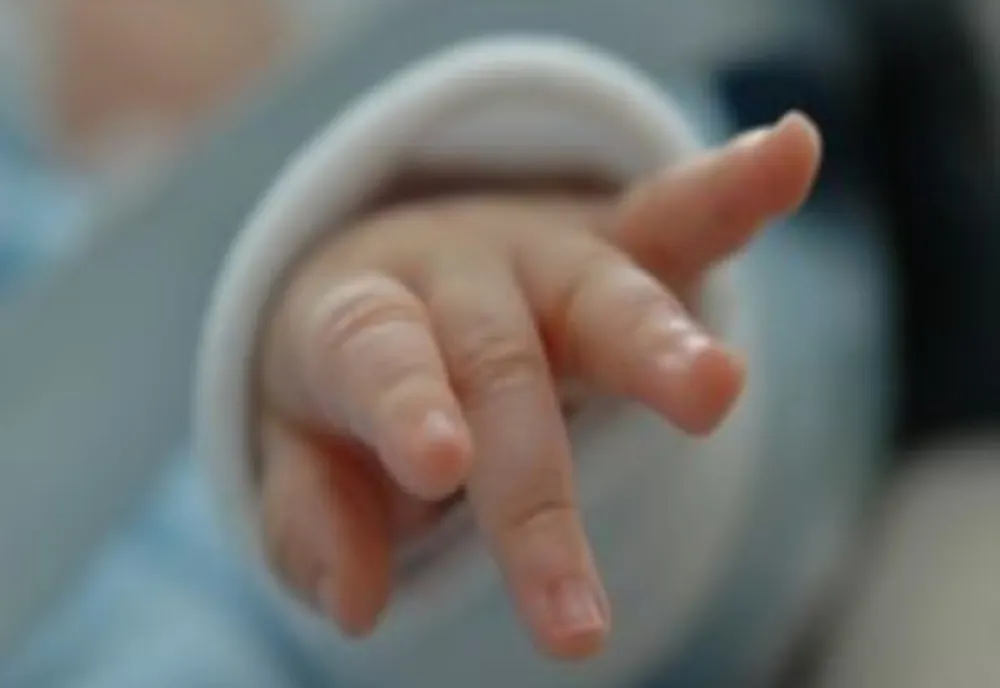 Tragedie Satu Mare: un bebeluş de trei luni a decedat după ce s-a înecat cu lapte