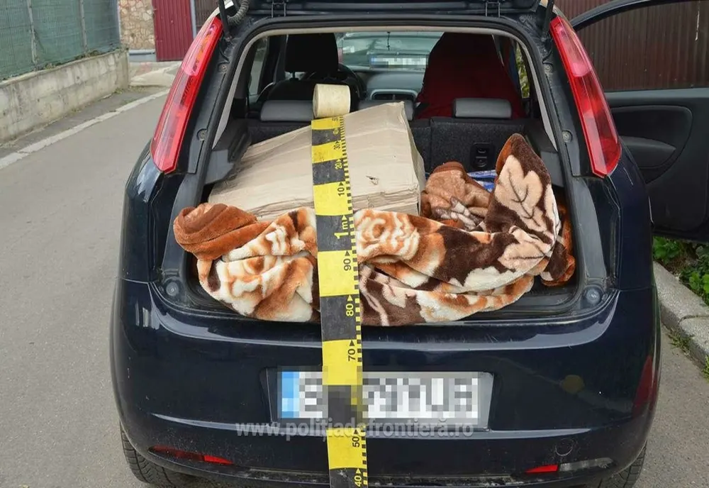 Peste 5.000 de pachete de țigări, confiscate de polițiștii de frontieră din Satu Mare
