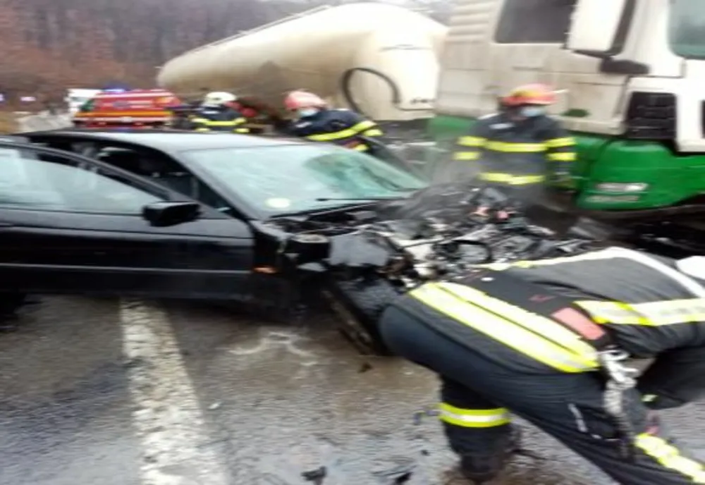 FOTO | Grav accident pe DN1F! O femeie din Satu Mare a murit în urma unui accident provocat de o tânără de 18 ani