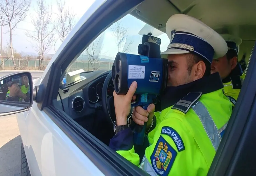 Poliţiştii rutieri din Satu Mare au aplicat peste 230 de amenzi! 19 şoferi au rămas fără permise