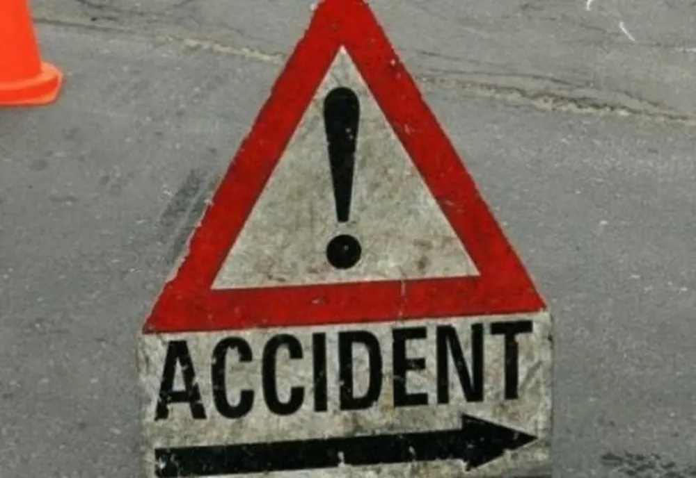 Accident în Tăşnad! O femeie şi un bărbat au fost răniţi