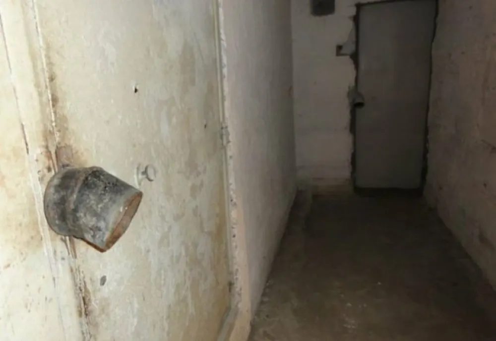 În județul Satu Mare sunt amenajate59 de adăposturi 59 de adăposturi publice de protecție civilă, care pot proteja în caz de nevoie aproximativ 30.000 de persoane