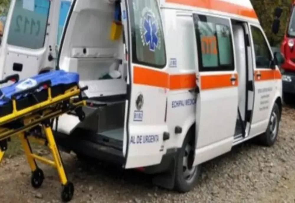 Grav accident în judeţul Satu Mare! Bătrân lovit de o maşină