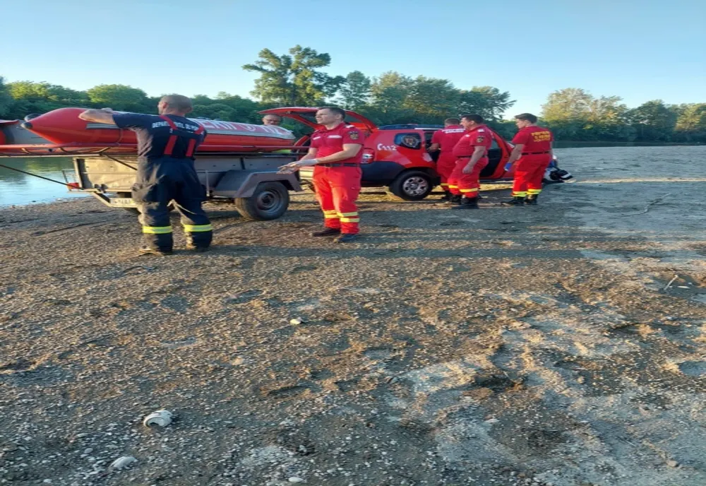 Tragedie în Păulești! Un copil 14 ani a murit înecat în Someș