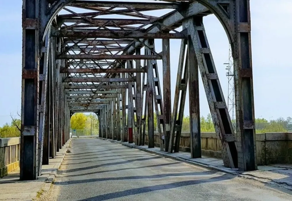Tentativă de suicid în Satu Mare! Un bărbat a vrut să se arunce de pe un pod
