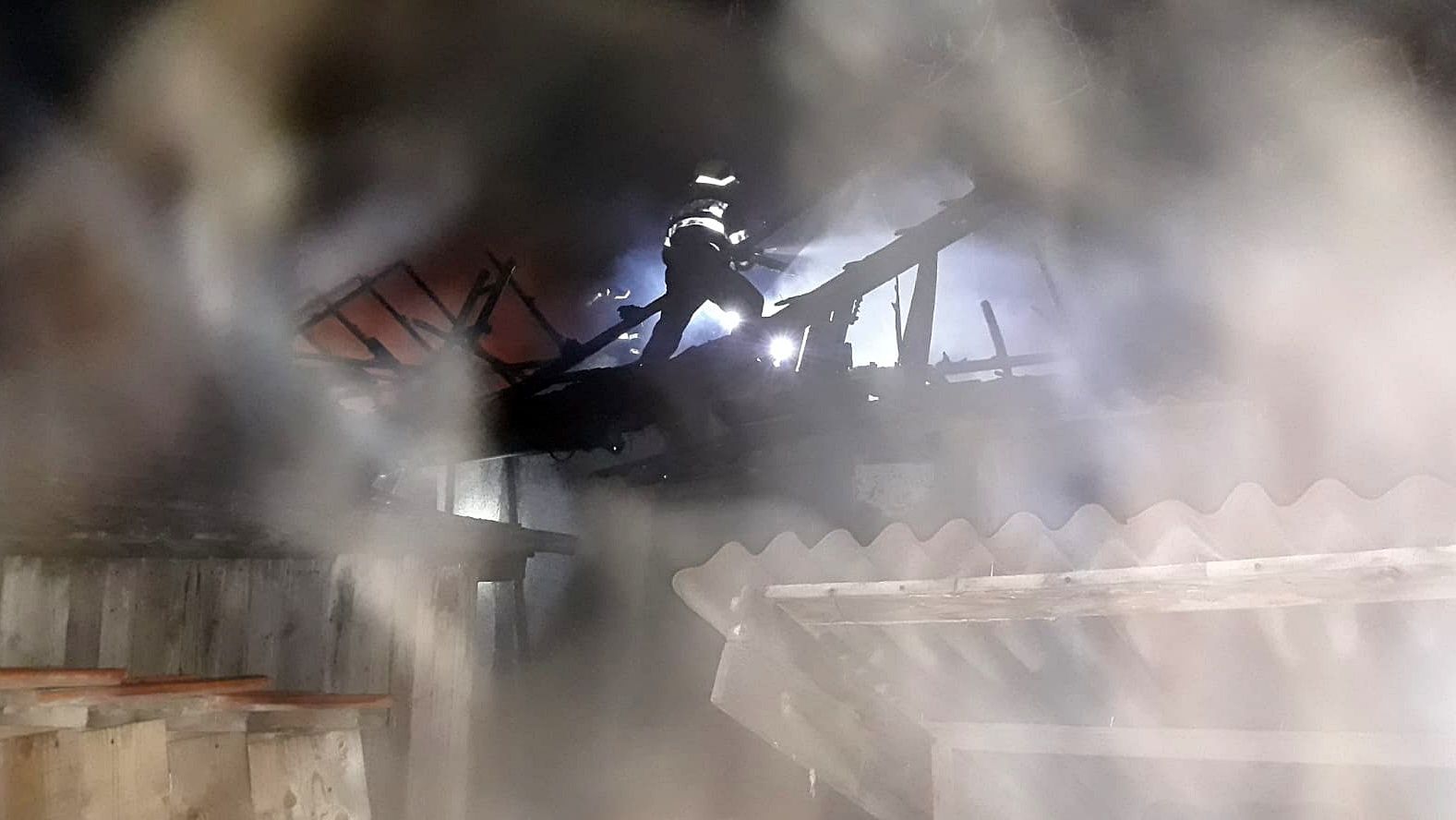 incendiu+casa+carei+isu