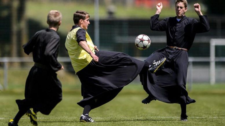 01_FIFA-2014-football-fever-777x437