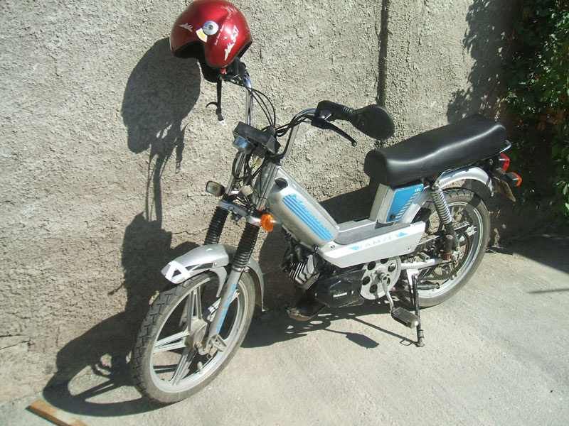 02moped