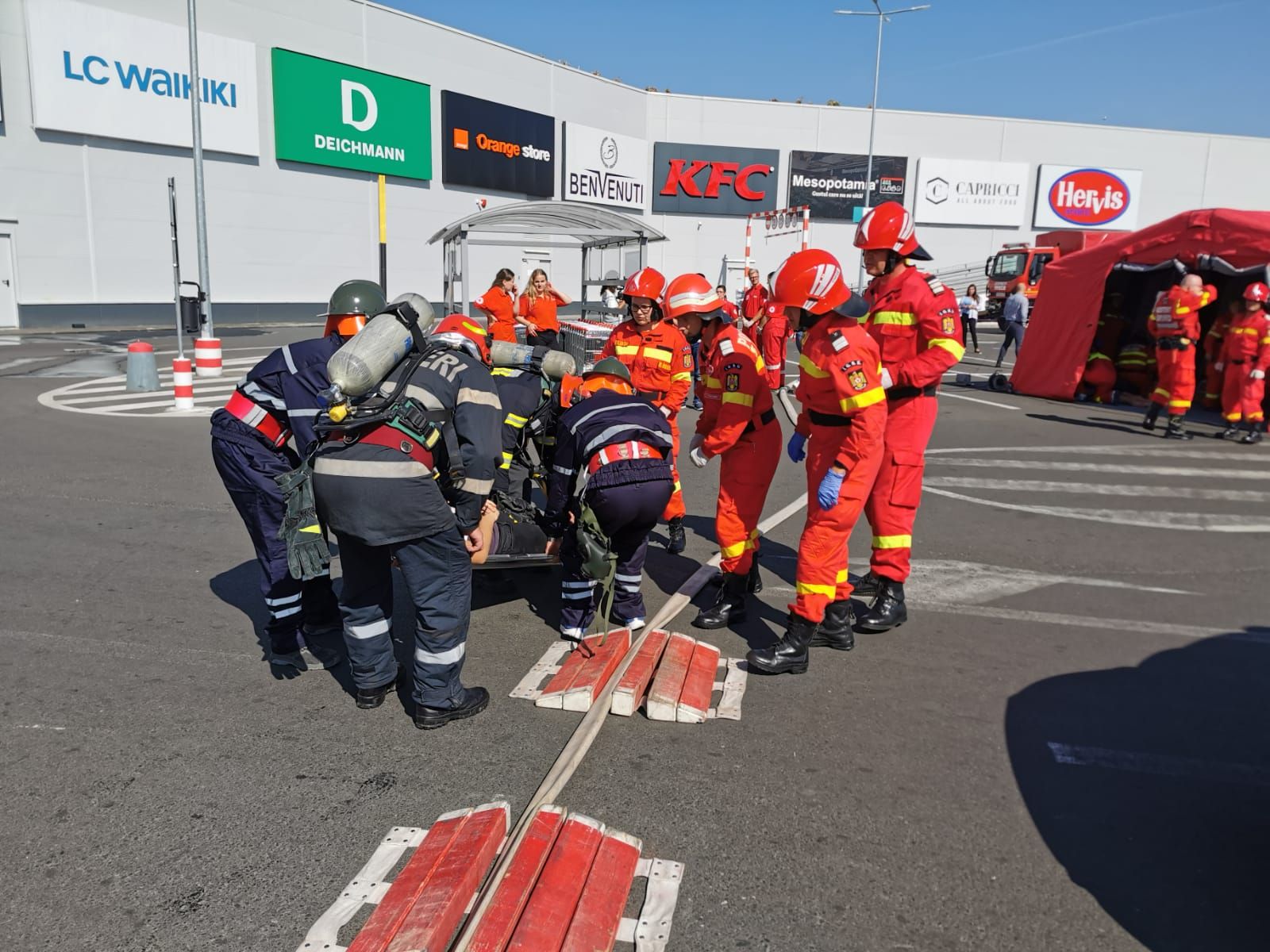 exercitiu-isu-satu-mare-mall1