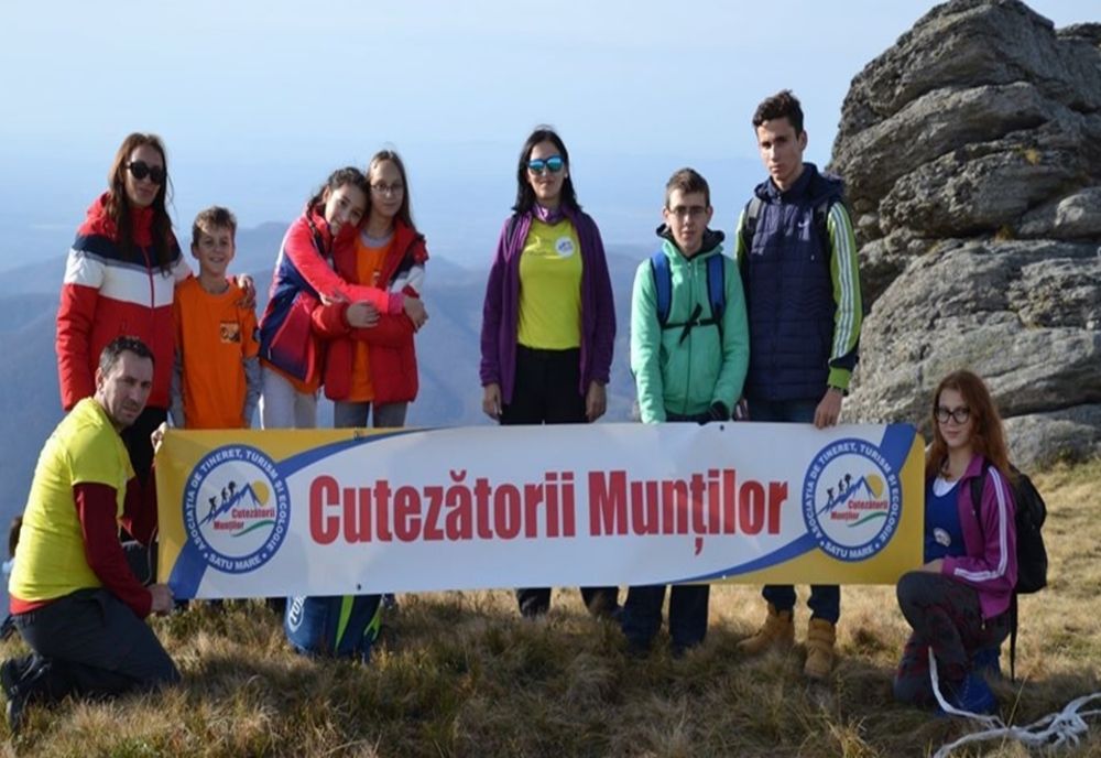 Peste 120 de participanți la concursul eco-turistic ”Lira Cutezătorii Munților”