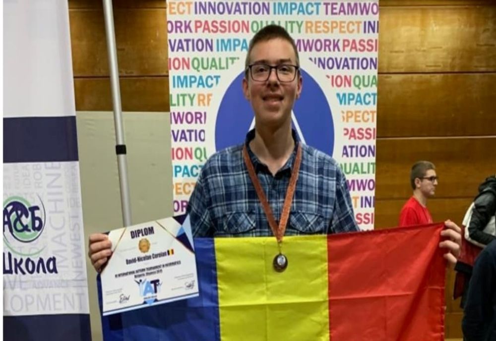 Rezultate fără precedent în domeniul învățământului informatic sătmărean obținute de un elev al CN ”Mihai Eminescu”