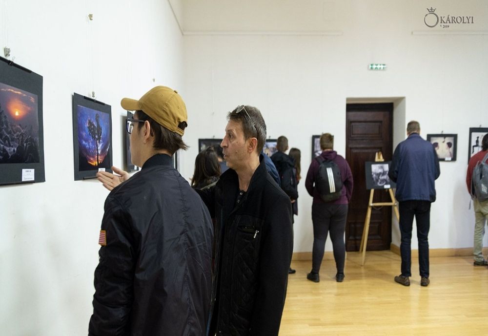 A fost vernisată expoziția de fotografie ”Din Moldova cu drag”, la Castelul din Carei