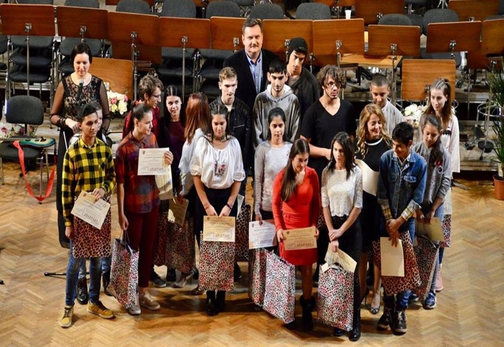 Elevii eminenți din Centrele de Plasament, premiați