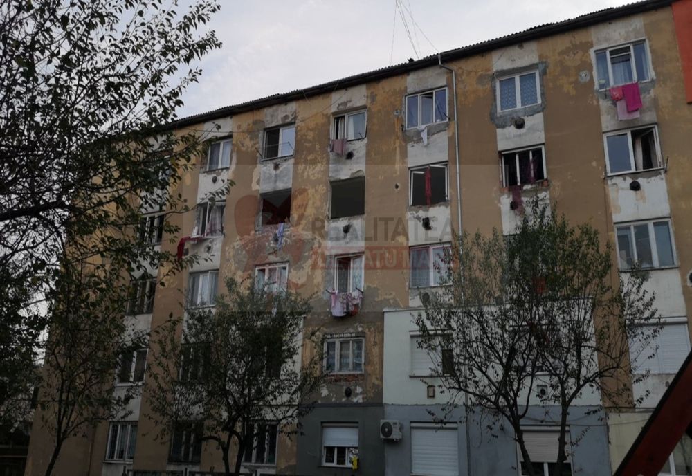 Explozie într-un bloc de garsoniere din Satu Mare