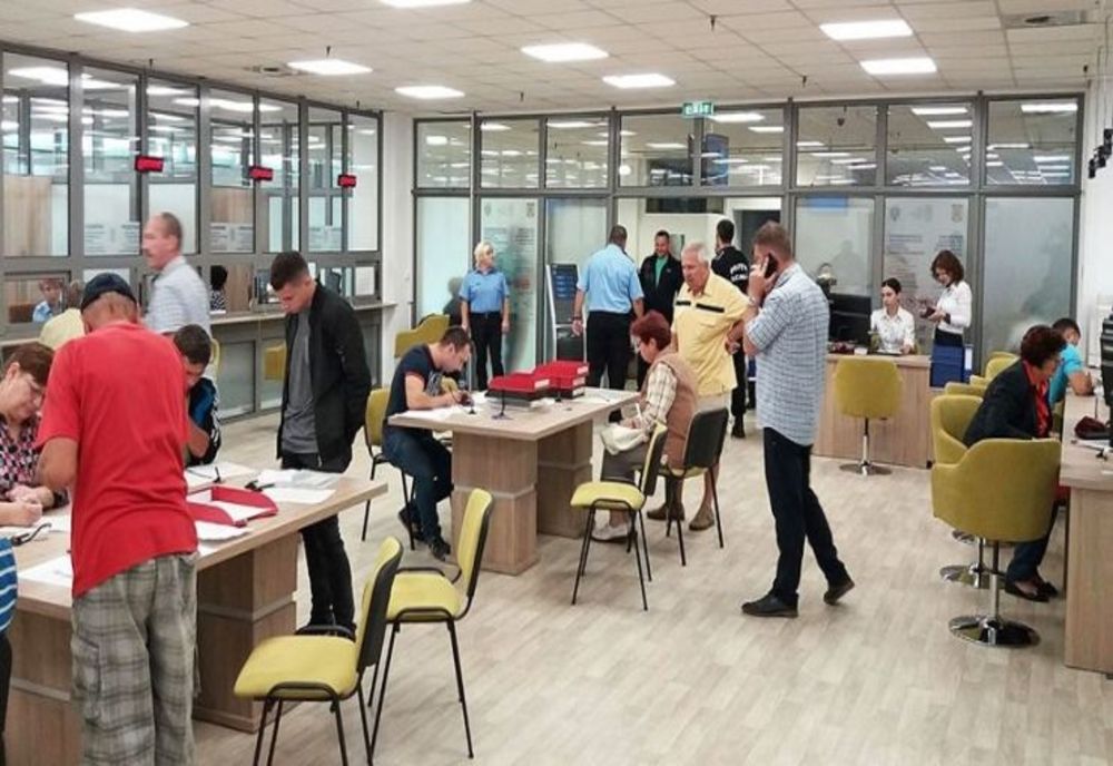 Program prelungit, sâmbătă și duminică, pentru eliberarea actelor de identitate