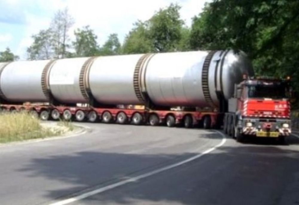 Un transport agabaritic va tranzita județul Satu Mare