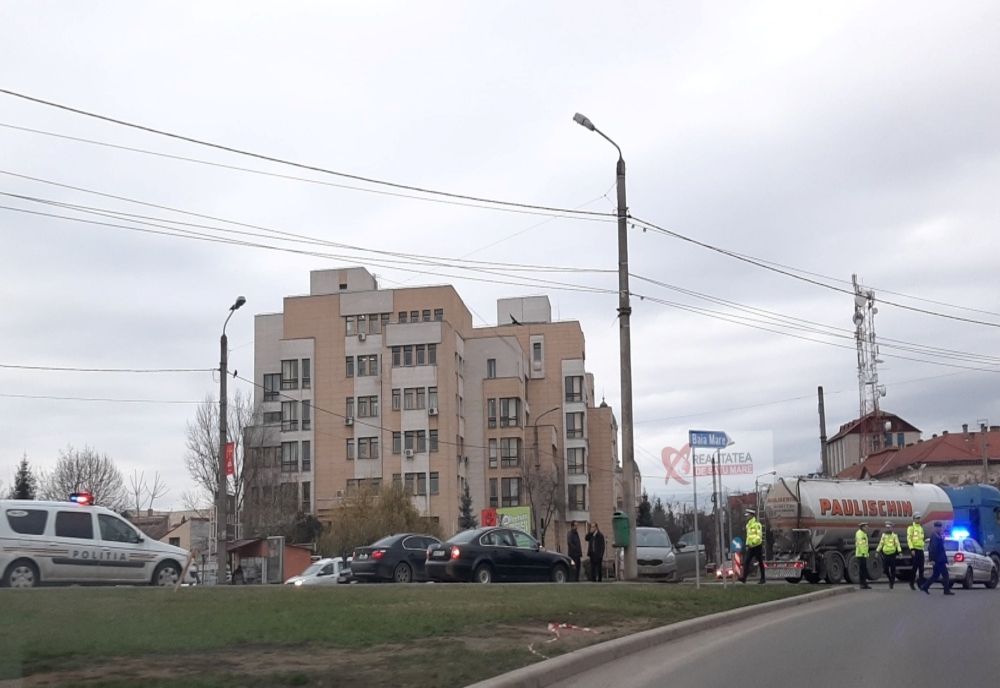 Accident la coborârea de pe Podul Decebal din municipiu