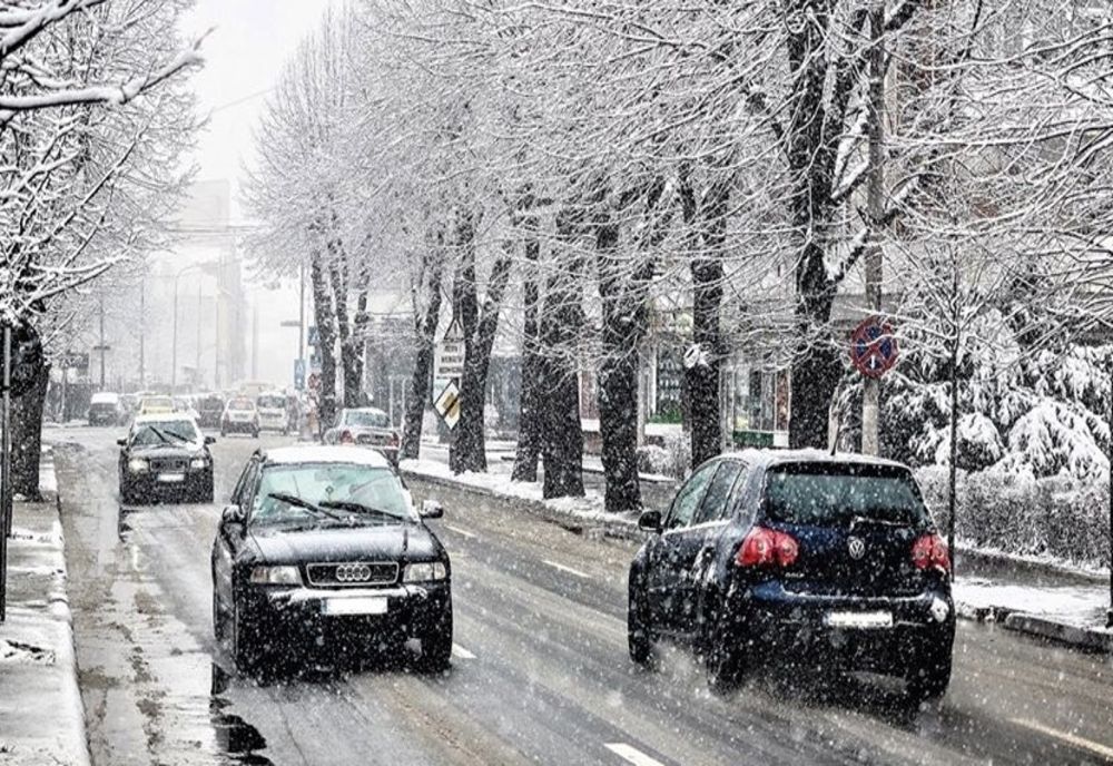 Primăria Satu Mare susține că e pregătită de iarnă: ”Acționăm pentru combaterea poleiului”