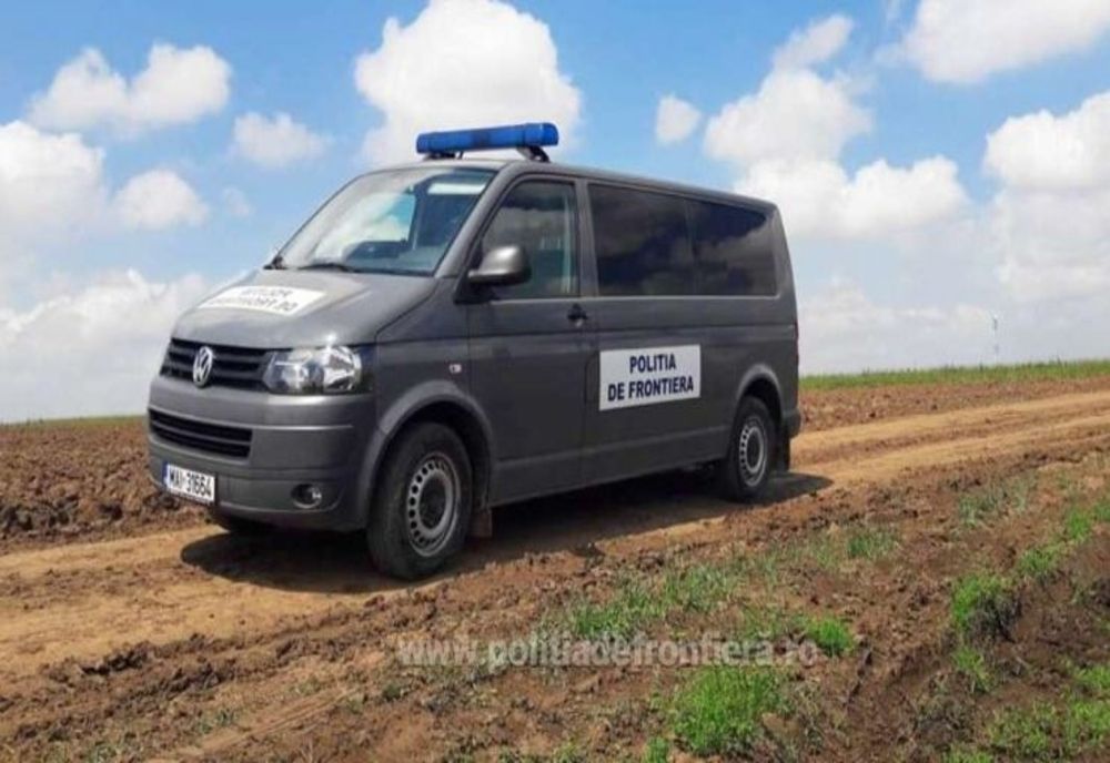 Trei cetăţeni algerieni şi unul libian, opriți din drumul ilegal spre Ungaria