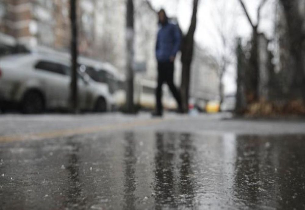 Avertizare ANM: Cod galben de burniță, cu depuneri de polei