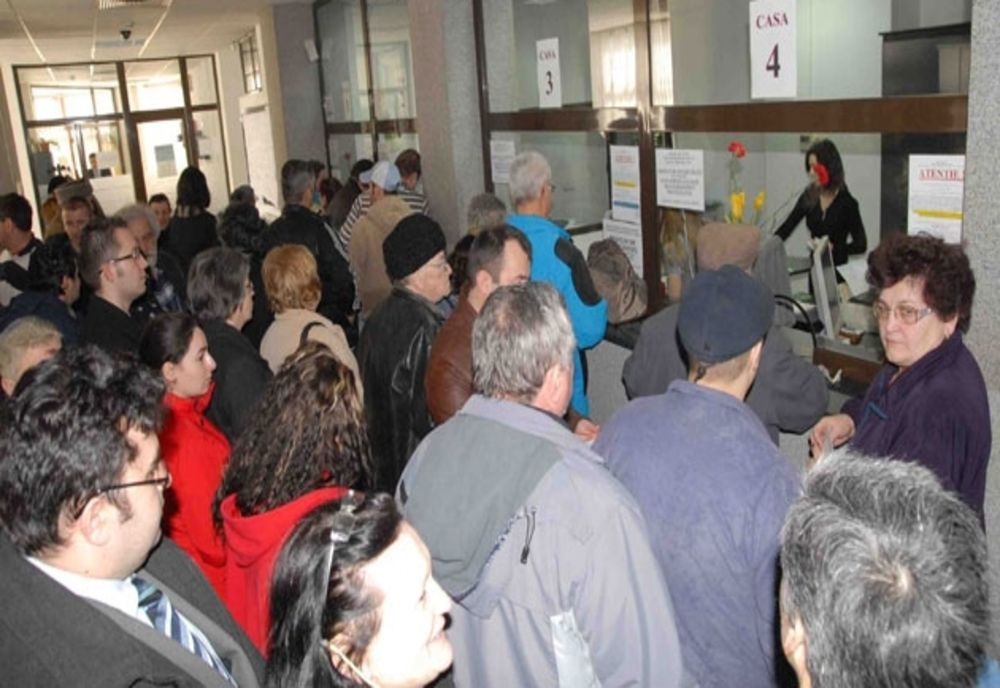 Sătmărenii s-au înghesuit să plătească impozitele și taxele locale