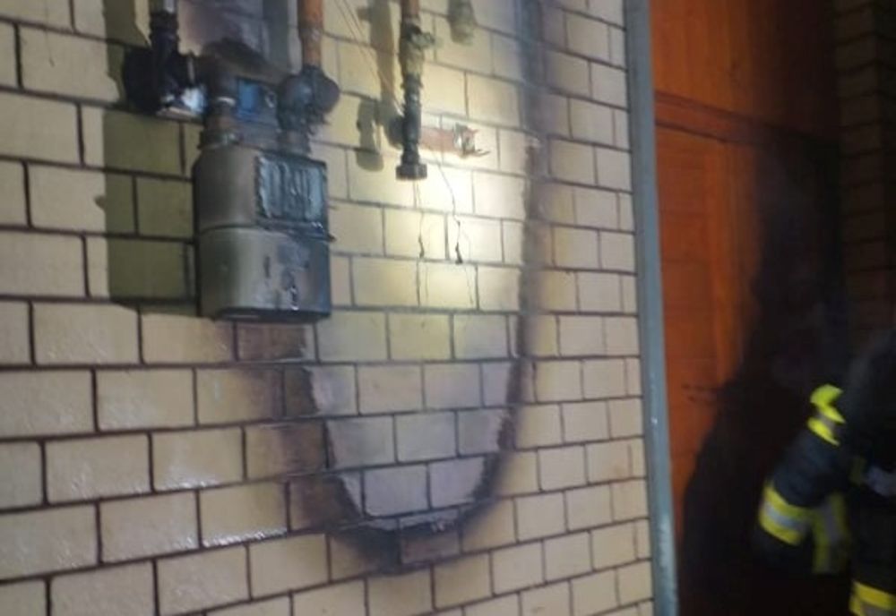 Incendiu la o conductă de gaz amplasată pe clădirea Gării de Nord 