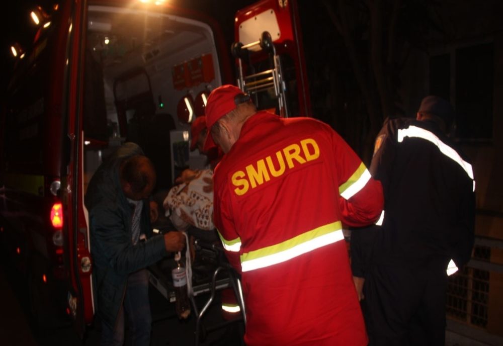 O șoferiță, de 21 de ani, a accidentat cu mașina doi bărbați