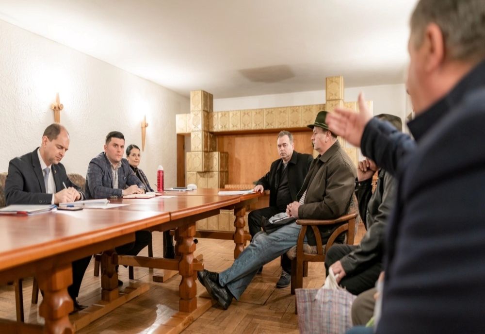 11 persoane în audiență la Prefectură