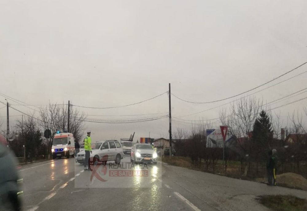 Accident în municipiul Satu Mare. O femeie a ajuns la spital