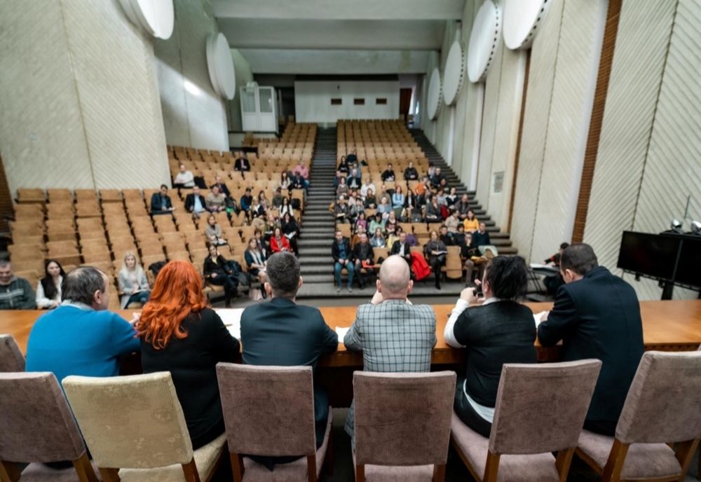 Ședință cu secretarii generali ai unităților administrativ-teritoriale din județ, la Prefectură