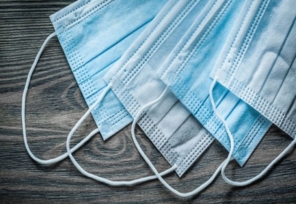 A oferit spre vânzare 300 de măști medicale. Tânărul s-a ales cu dosar penal pentru înșelăciune