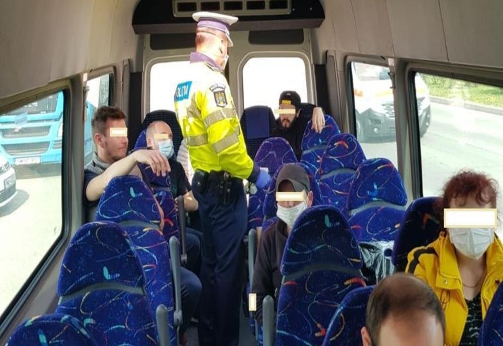 Covid-19 | Polițiștii rutieri au verificat autovehiculele de transport persoane