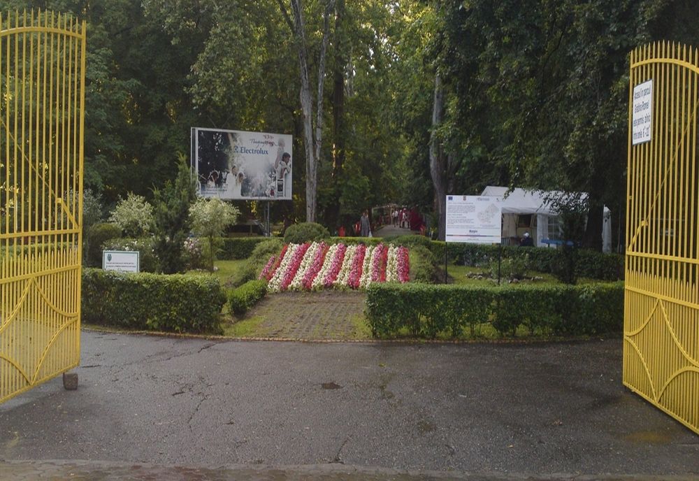 În municipiul Satu Mare, de mâine se redeschid parcurile, Grădina Romei, terasele, mai puțin locurile de joacă