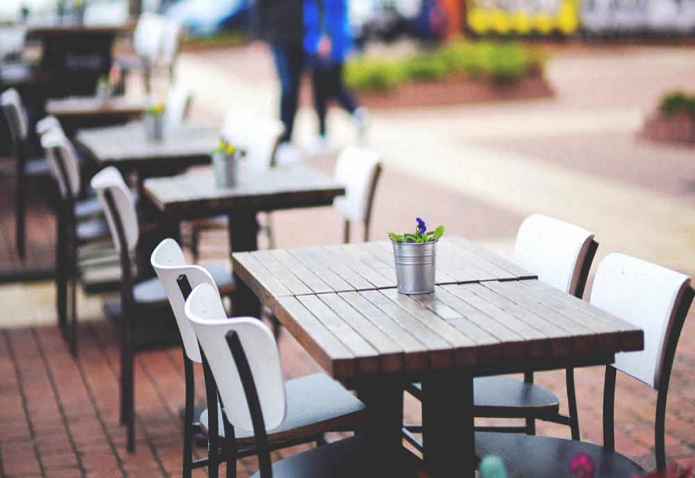 Primăria anunță că de luni se pot deschide terasele