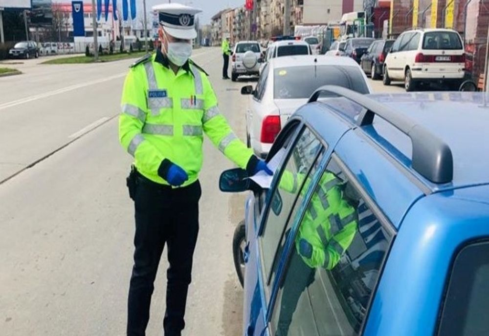 Peste 2.300 de persoane izolate la domiciliu verificate de polițiști