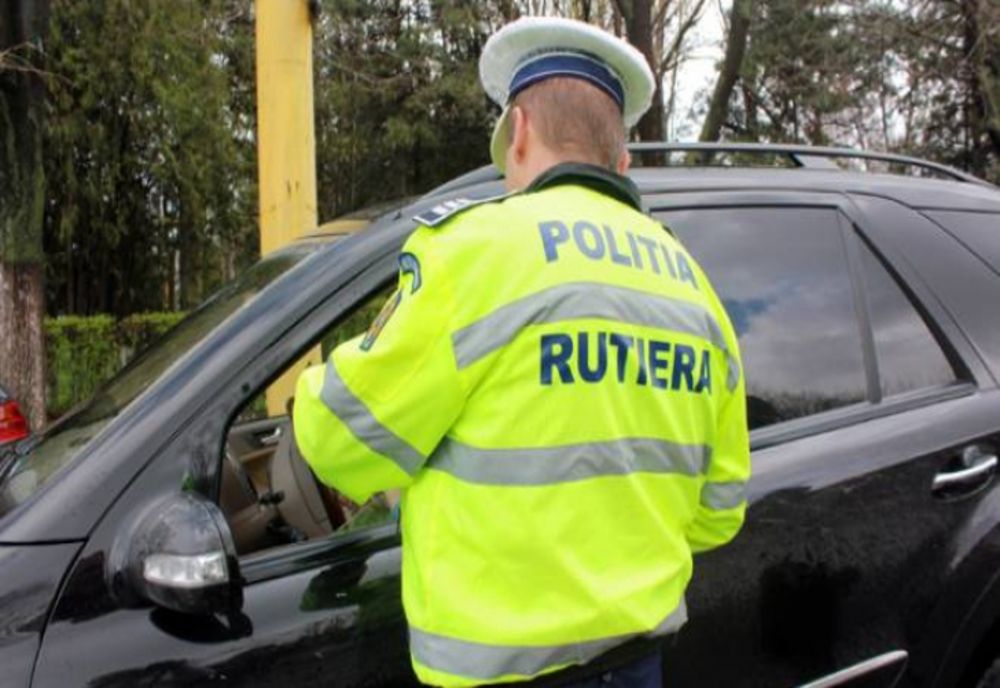 Peste 110 sancțiuni aplicate de polițiști în trafic