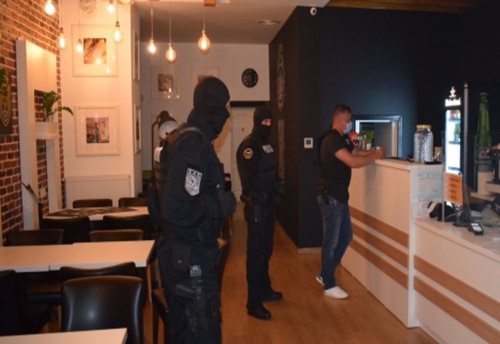 FOTO | Acţiuni pentru prevenirea răspândirii SARS-COV-2! Au fost aplicate zeci de amenzi