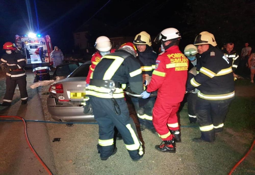 FOTO | Accident în Cărășeu! Un bărbat a ajuns la UPU Satu Mare