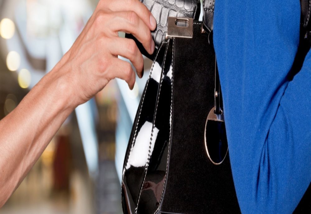 Persoane bănuite de furt reținute de polițiștii din Satu Mare