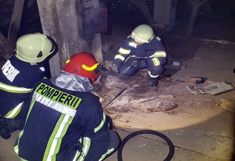 Incendiu in localitatea sătmăreană Nisipeni, din cauza unui coș de fum