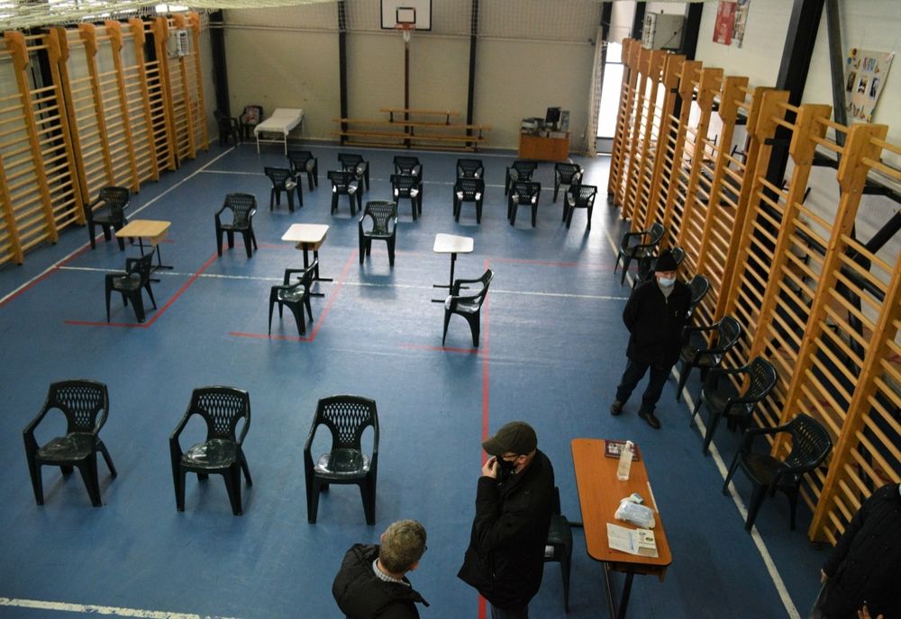 COVID-19 | Primăria Satu Mare a început amenajarea centrelor de vaccinare din oraș