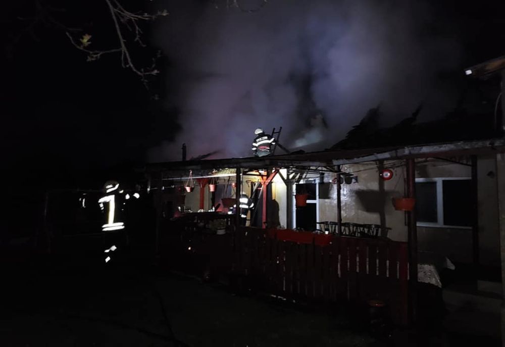 Incendiu la o casă din judeţul Satu Mare
