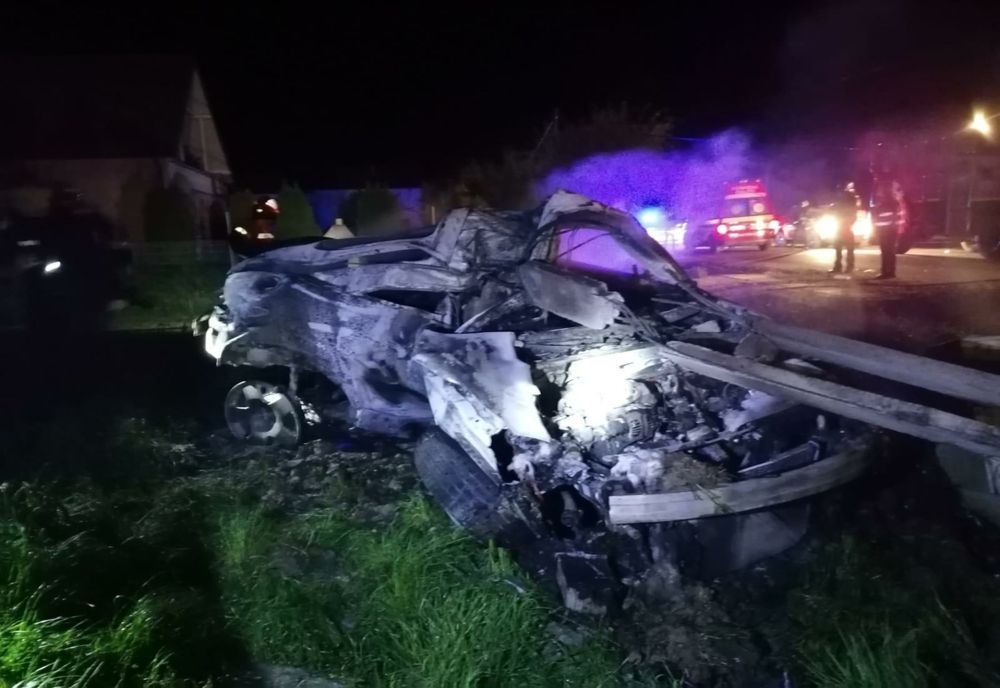 Grav accident în judeţul Satu Mare! O persoană a murit carbonizată