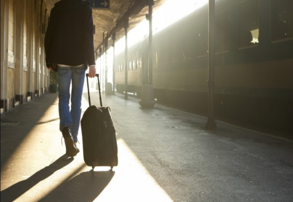 STUDIU - Peste jumătate dintre români vor să locuiască în altă țară