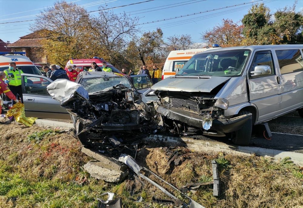 Accident grav în Certeze! Două persoane au murit, alte trei în spital