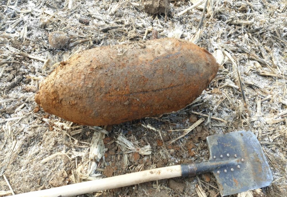 Bombă de aviație, cu o greutate de 100 de kilograme, găsită pe o stradă din Satu Mare (FOTO)