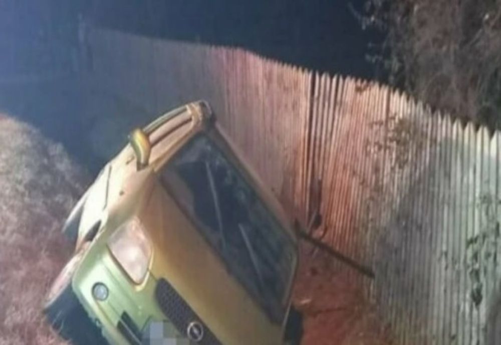 Accident între Halmeu Vii și Halmeu! O femeie a pierdut controlul maşinii şi s-a oprit în şanţ