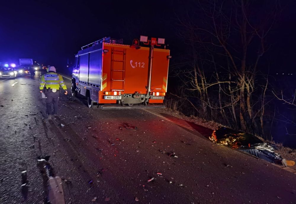 Grav accident în judeţul Satu Mare în care a fost implicată şi o maşină din Ucraina! Un român a murit (FOTO)